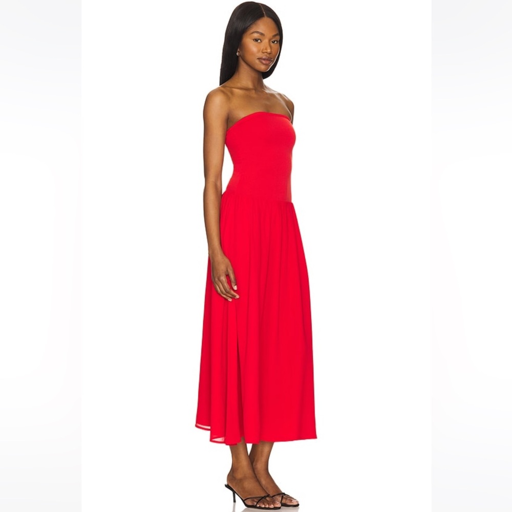 Chic Strapless Red Dress